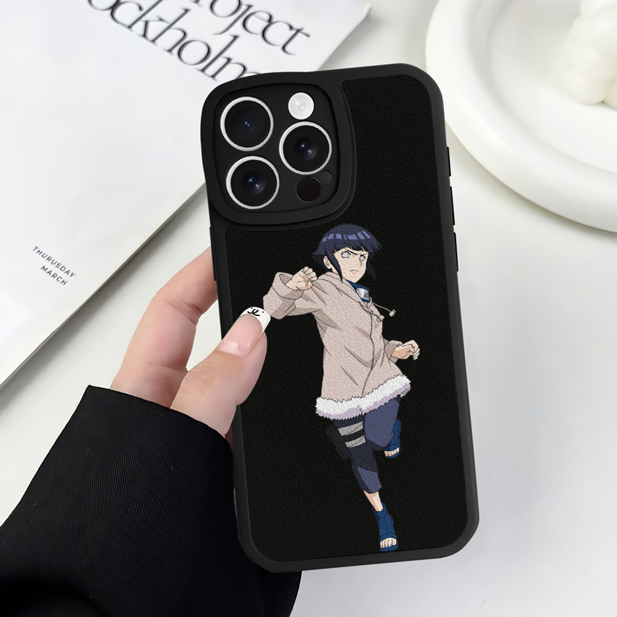 （画像用） NARUTO -ナルト- 日向ヒナタ Hyūga Hinata 【iPhone 16シリーズ対応】シリコンスマホケース（レザー調） 材質：シリコン